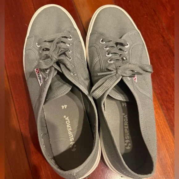 Men’s grey Superga sneakers size 44 - Picture 6 of 6